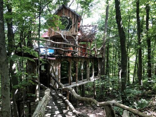 West Pawlet Casa | Uniquely Crafted Tree House Rental near Lake Saint Catherine, Vermont