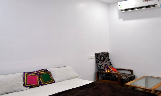 Jabalpur Casa | Unidad 1 DELUX Se alquila habitación hermosa y limpia