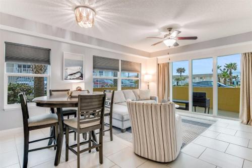 Ocean View Halifax Estates Apartamento | Unit 107 Aruba - 3 Bedroom Ocean View