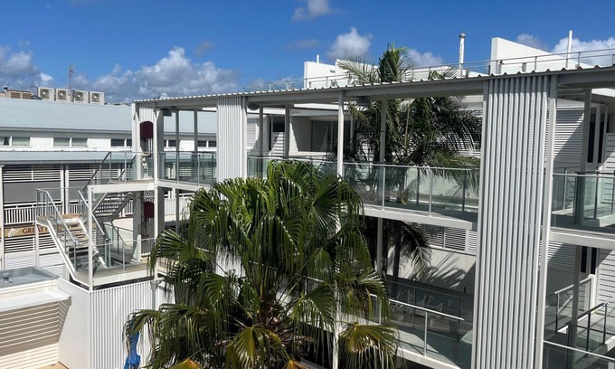 Rainbow Beach Apartamento | Unit 202 Plantation Resort - Rainbow Beach. Plantation Resort. Top Floor. Aircon. Pool. Spa. Wifi