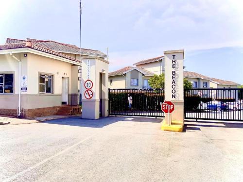 Berea Apartamento | Unit 26 The Beacon, in Beacon Bay, East London