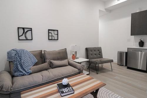 Shaw Apartamento | Unit 5 Cozy 1 Bed Room with Queen Bed plus Sofa Pullout