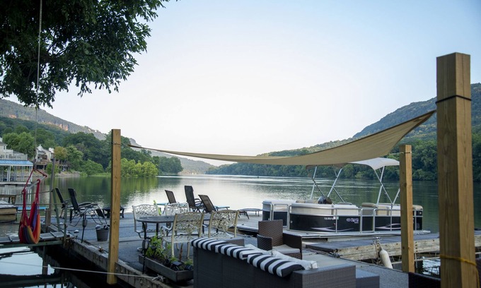 Chattanooga Condominio | Unidad OJO | Escondite de parejas! Vuelva a conectar / relajarse en el río!