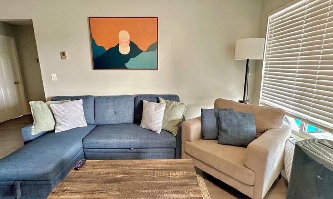 Cimarron Hills Apartamento | UnitB/FamilyFriendly/CoffeeBar/NearBase/MilitaryFamilies