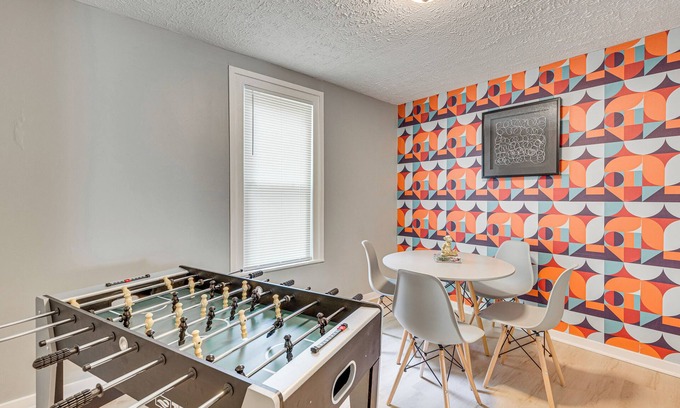 Downtown Akron Casa | University of Akron Retreat: Dogs Welcome!