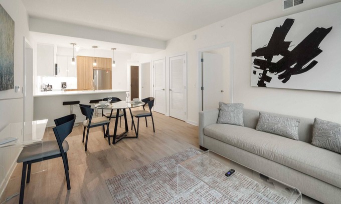NoMa Hotel | Unlimited Travel Options! 2BR w/ In unit Laundry & Heating