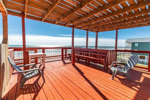 Surfside Beach Casa | Unobstructed Oceanfront SAND DOLLAR Unit 7 Beach Pad!