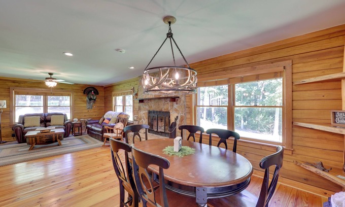 Louisburg Cabina | Unplug & Unwind! Country Cabin in Louisburg