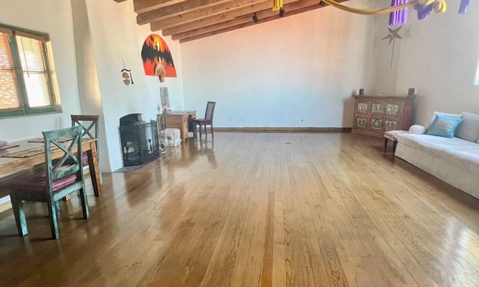 Lower State Apartamento | Unplugged Retreat Rare Gem in Heart of Prime Location /LifeChanging