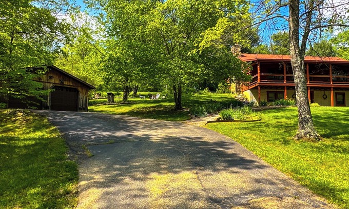 Logan Cabina | "Unto the Hills" Scenic and quiet cabin in Hocking Hills on 5 acres with a pond