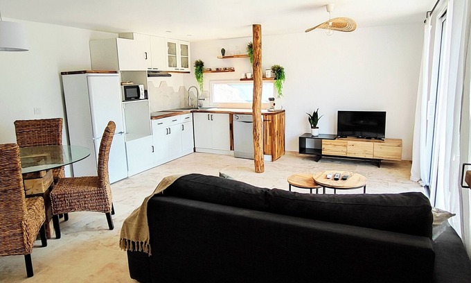 Saint-Mitre-les-Remparts Apartamento | Unusual accommodation T3