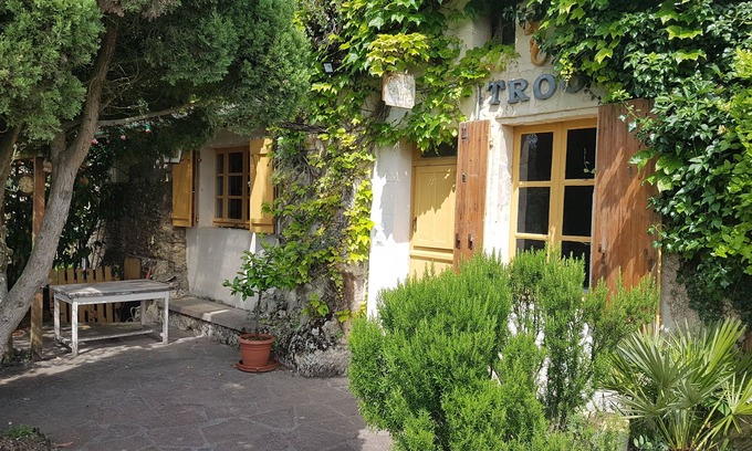 Montoire-sur-le-Loir Casa | Unusual stay in a troglodyte