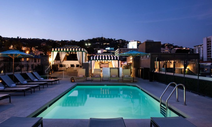 Norma Triangle Apartamento | Unveil the Beauty of Los Angeles with Two-unit Suites! Rooftop Pool, Bicycling!