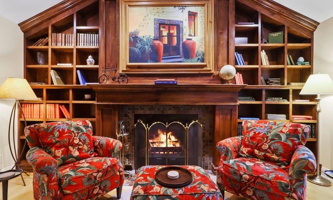 Fontana Casa | Unwind at the Novel Nest in Abbey Springs