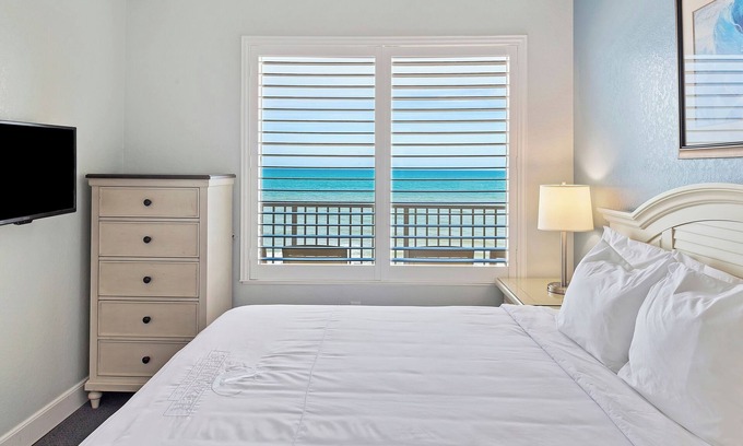 Ormond Beach Hotel | Unwind by the Sea—Spacious Condo Near Daytona Boardwalk & Speedway