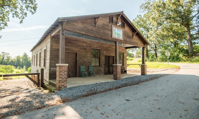 Traphill Apartamento | Relájese en una antigua tienda de antigüedades cerca de Stone Mtn. S t. Park, NC