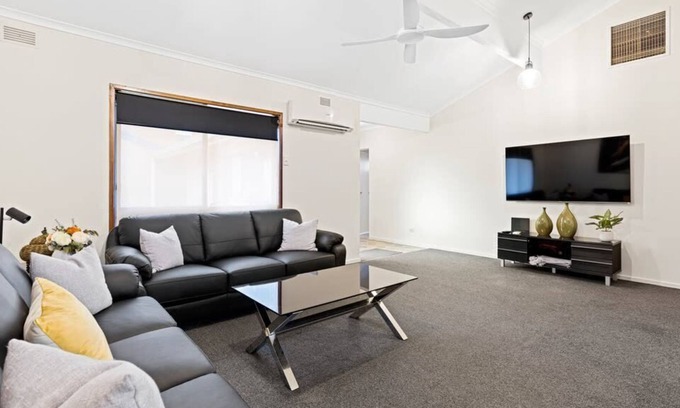Mildura Casa | Unwind in Mildura's 3BR Hidden Gem