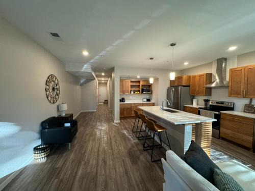 Roosevelt Casa | Unwind in Style at Fargo's Hidden Gem! #102