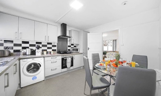 Chelmsford Apartamento | Unwind @ Prime Apartment - Chelmsford