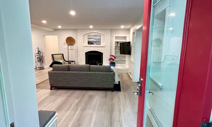 Regional District of Nanaimo Apartamento | UNWIND Q.B. New Deluxe 950 sq ft 1 Bedroom Garden Suite -Separate Entrance