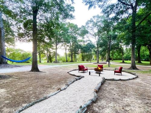 Lafayette Casa | Unwind & Relax at Azalea Cottage on Bayou