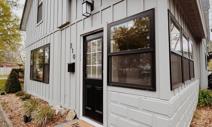 Traverse City Casa | Up North Retreat | Nestled Downtown by TC Whiskey!