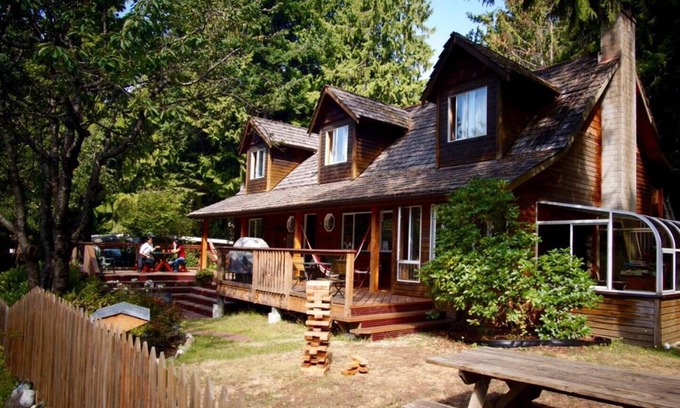 Roberts Creek Hostal | Up The Creek Backpacker's Lodge