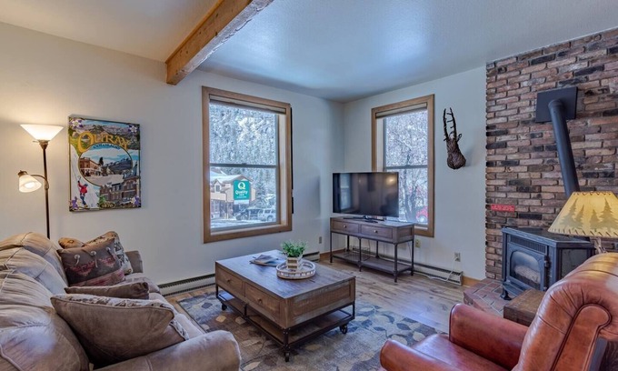 Ouray Condominio | "Updated 1 bed 1 bath Downtown Ouray Condo w/AC.”