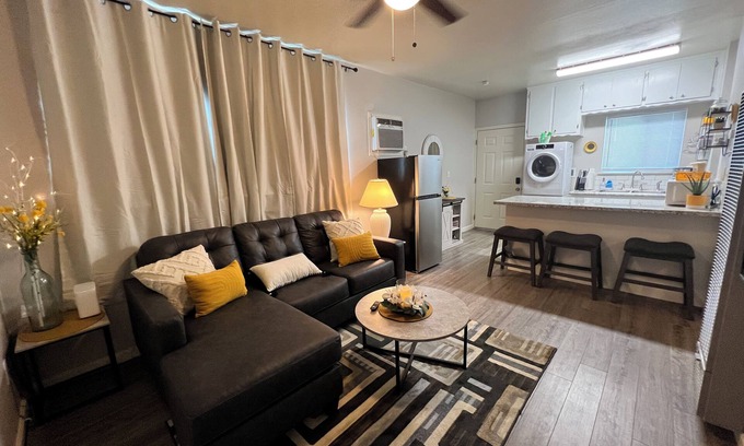 Hanford Casa | Updated 1 bedroom near shopping and restaurants