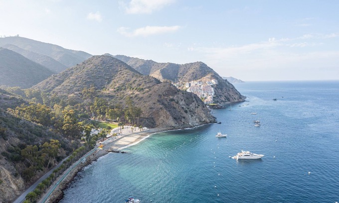 Catalina Island Apartamento | Updated 2 bedroom unit with OCEAN VIEWS!