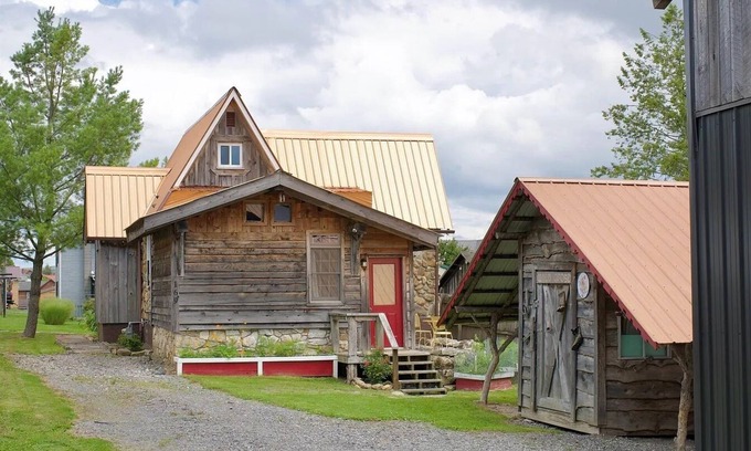 Canaan Valley Casa | Updated 2BR/2BA cottage in the heart of Davis, WV!