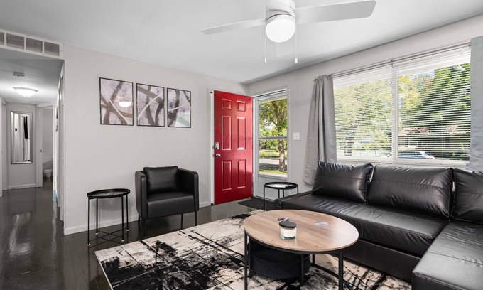 Bryant Pattengill East Casa | Updated 3 bedroom house, central to everything Ann Arbor with self check in!