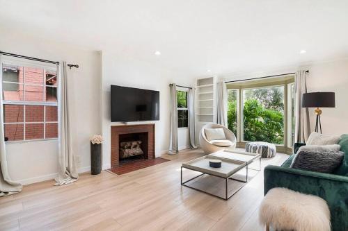 Faircrest Heights Casa | Updated 3-Bedroom LA Home with Backyard, BBQ & Family-Friendly Amenities