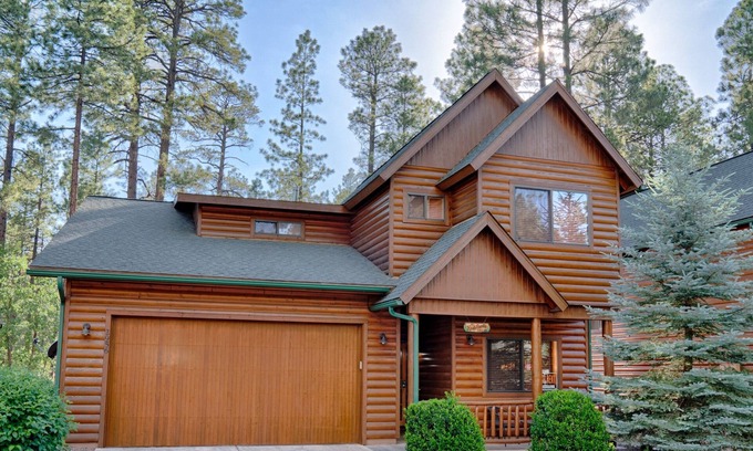 Pinetop Cabina | Hermosa casa de 5 estrellas de primer nivel en una comunidad cerrada de Pinetop Crossings.