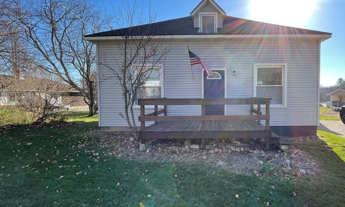 Walloon Lake Casa | Updated 5 Bedroom Walloon Lake Village Home! Walk to Walloon Lake!