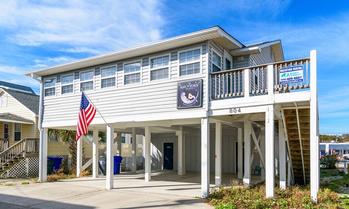 Carolina Beach Cabaña | Updated beach cottage, ocean views. Tons of Outdoor Space!