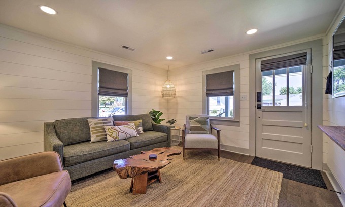 Brevard Casa | Updated Brevard Home - Close to Downtown!