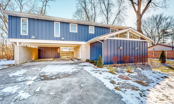 Simonton Lake Casa | Updated charmer with a well-equipped kitchen