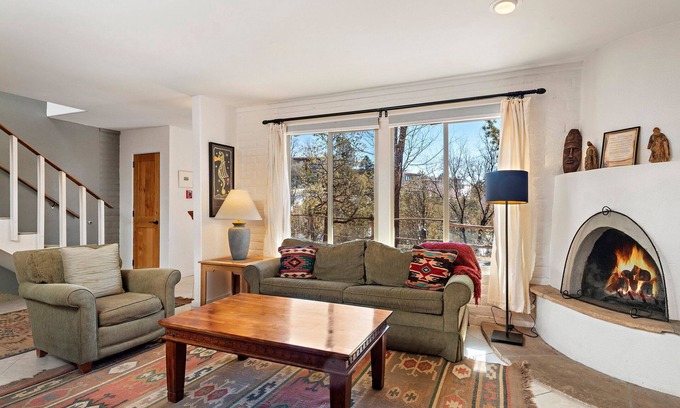 Northeast Santa Fe Hotel | Updated, Contemporary, Chic Condo With Walk To Plaza