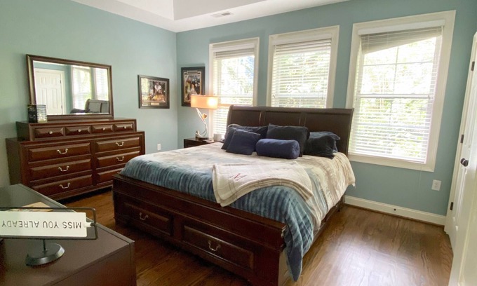 Green Avenue Cabaña | Updated Cottage Steps from Everything Downtown
