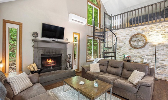 Bellaire Condominio | Updated Cozy Cabin w/ Loft at Schuss Mountain w/Resort Privileges