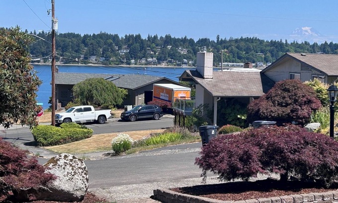 Northwest Olympia Apartamento | Updated Daylight Basement Flat - Westside/Downtown Location-No Cleaning Fee