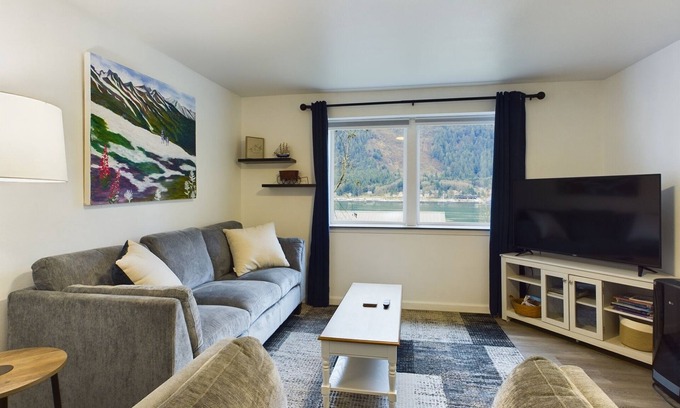 West Juneau Casa | Updated Douglas Apartment, Near Downtown and Skiing
