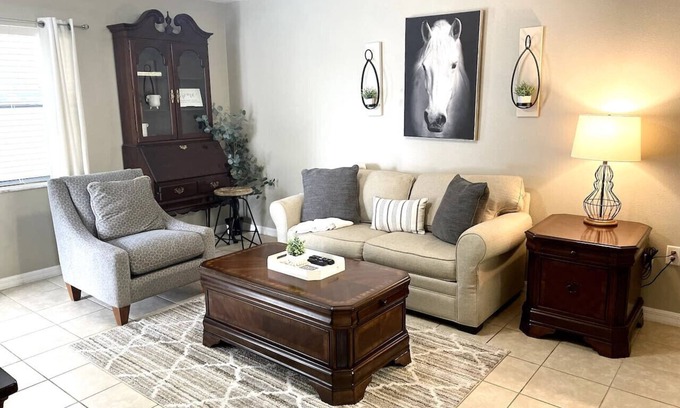 Clermont Apartamento | Updated Downtown Clermont Suite 837