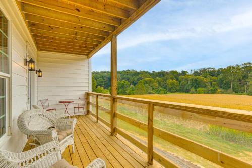 Middletown Casa | Updated Farmhouse Less Than 2 Mi to Historic Middletown!