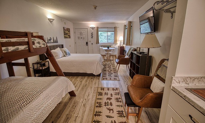 Bellaire Apartamento | Updated Golf and Ski Condo Sleeps 5 by Shanty Creek