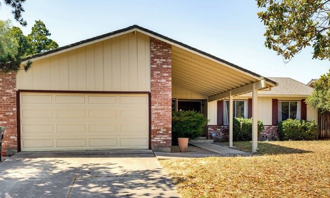 Stockton Casa | Updated Home in Suburbs - 10 Mi to Dtwn Stockton!