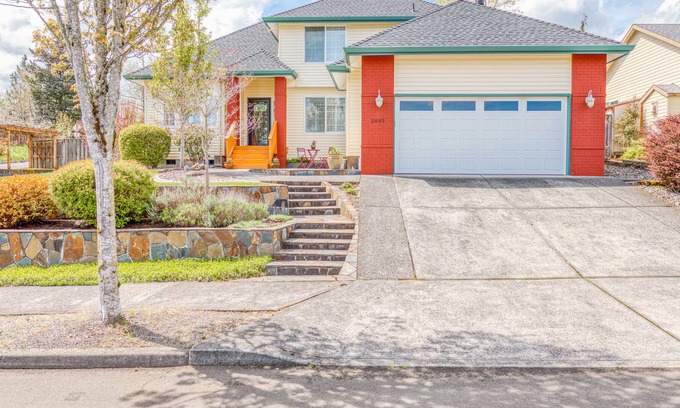 Troutdale Casa | Updated home with pergola, deck, gas grill, WiFi, & landscaped backyard