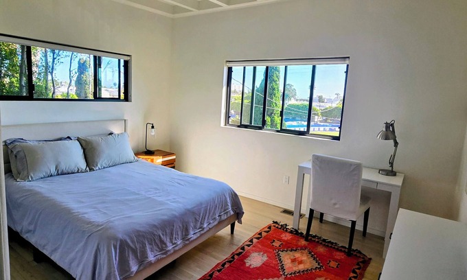 Ocean Park Apartamento | Updated with Private Yard