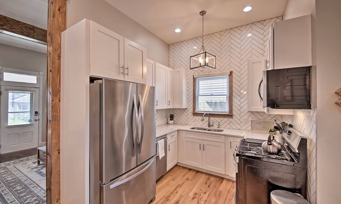Babe Denny Cabaña | Updated Indianapolis Home, Walk to Lucas Oil!